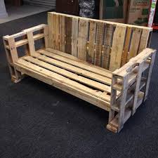 Recycled Pallet Sofa And Bench Holzpaletten Basteln Diy Palettenmobel Holzplatten Mobel