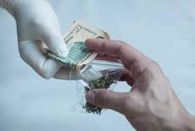 Buying a dime bag would get you $10 worth of weed/marijuana and the weight could differ, depending on its moisture levels and quality. What Is A Dime Of Weed And How Much Pot Is That