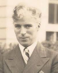 A wonderful picture of Sir Charlie Chaplin in his background in Vevey,  Switzerland 🌹💕🌹😊💖💖 😊💖🌹🌹😊 🌹💕🌹😊💖💖🌹🌹😊