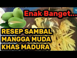 Makan rujak mangga jambu sambal kecap. Cara Membuat Sambal Enak Mangga Muda Khas Madura Youtube
