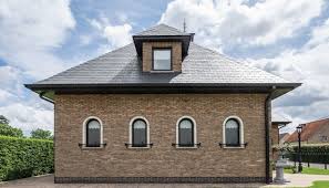 The butterfly roof is a roof form that is rarely seen in residential buildings. 10 Types Of Roofs You Didn T Know About Cupa Pizarras