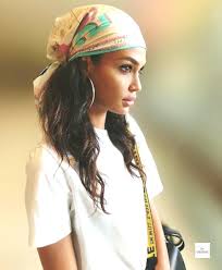 Voici donc quelques idées de coiffure à tester avec un foulard ou un bandana. 42 Lovely Turban Headbands Hairstyles 2019 Bandana Hairstyles Scarf Hairstyles Hair Styles