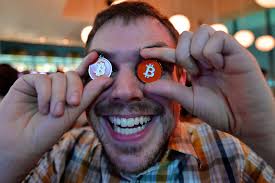 Since the bitcoin network batches transactions i just want to report that i successfully traded 10,000 bitcoins for pizza. Bitcoin Price Hits Fresh Record High Above 2 200