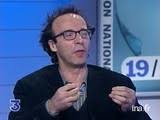 Astérix et obélix est une série de films majoritairement français en prise de vues réelle adaptée de la série de bande dessinée française astérix créée par rené goscinny et albert uderzo. Europe Des Cultures Roberto Benigni Parle D Asterix Et Obelix Contre Cesar