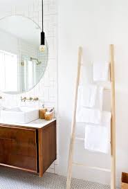 Elle offre une solution pratique et esthétique à l'accroche et au séchage des serviettes, et peut également faire office de valet de nuit. Epingle Sur Interieurs De Reve