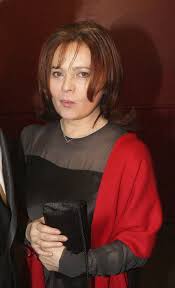 De wikipedia, la enciclopedia libre. Popelka Libuse Safrankova Poprve Promluvila O Rakovine Musela Se Naucit Pichat Injekce Blesk Cz