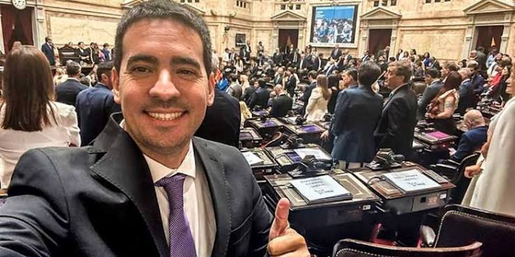 Adrián Ravier habló tras ser elegido como el nuevo vocero presidencial y le  agradeció a Javier Milei: “Una nueva Argentina” – La 100