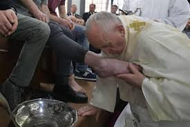 In coena domini was a recurrent papal bull between 1363 and 1770, so called from its opening words (latin at the table of the lord, referring to the liturgical feast on which it was annually published in rome: Papa Francesco Fra I Detenuti Siate Fratelli Nel Servizio