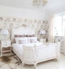 Il en existe de plusieurs couleurs et textures et cela va donner un. Le Saviez Vous La Deco Chambre Romantique Est Propice A Des Reves Soyeux
