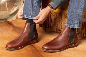 La tige de la chaussure passe entre la semelle intérieure et la semelle extérieure, et un cousu unique permet de relier les 3. Comment Bien Choisir Ses Chaussures Elegantes Gentleman Moderne