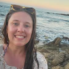 This 10-year-old dog's family asked the shelter to put him down for being  "too old". 💔