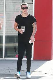 Suede chelsea boots inspired by harry styles image harry styles chelsea suede boots. Harry Styles Fashion Story In Photos 2012 2021 Lots Of Shirts Jeans Boots Glamour Uk