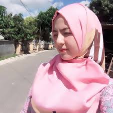 Ada satu hal yang harus diketahui dari gresik yakni objek wisata disana sudah makin berbenah. Kumpulan Foto Cewek Jilbab Cantik Dan Manis Untuk Dp Bbm Manis Bulan Ramadhan
