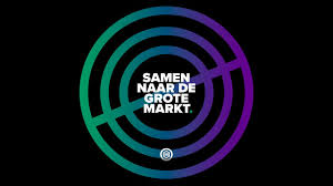 Als supporters samenkomen is dat doorgaans een luidruchtige bedoening met veel gezang en vuurwerk. Fc Groningen 50 Jaar P P