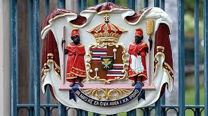 The Life Of The Land Is Perpetuated In Righteousness King And Queen Of Hawaii Kamehameha Royal Family Crest Kamehameha Hawaiian Monarchy Hawaii