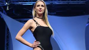El conmovedor gol de un alemán que jugó con desfibrilador tras superar daniel engelbrecht, de 24 años, debió pasar cuatro cirugías en un año antes de regresar al fútbol. Miss Germany Wahl In Rust Dominique Busch Tritt Fur Baden Wurttemberg An Panorama Stuttgarter Nachrichten