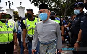 Mohd annuar, ahli dewan negara perak, telah dimaklumkan mengenai perkara itu melalui surat yang disampaikan pada hari yang sama. Bernama Annuar Zaini Nafi Keluar Kenyataan Tiada Adun Pas Sebagai Exco