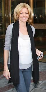 She describes herself as having been seen as a go. Elizabeth Banks Simple English Wikipedia The Free Encyclopedia