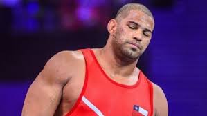 Ganó la medalla de oro en el campeonato panamericano del año 2020 logrando su clasificación a los juegos olímpicos. Yasmani Acosta Piensa En Grande Para Los Jj Oo De Tokio Voy Decidido A La Medalla De Oro Alairelibre Cl