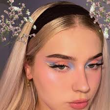 Lenkalul Lena Bagrowska Spring Artsy Soft Girl Aesthetic Makeup Peach Blue Yellow Eyeshadow Blonde Girls Flowers Arti Artistry Makeup Makeup Looks Girls Makeup