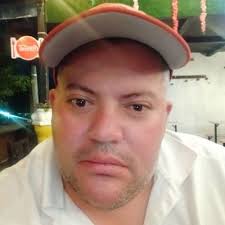 Roberto Magaña (@robertmag1982)