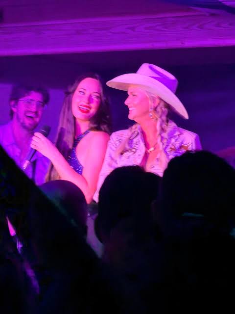 Kacey just brought out Miranda Lambert to sing their new song “Horses and  Divorces” for her last night at Gruene Hall. This is the most Texan I've  ever felt. 🤠✨🐴