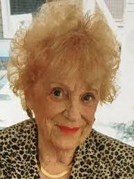 Holly Messinger's Instagram, Twitter & Facebook