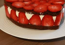 Gateau Aux Fraises Et Chocolat Maman Mammouth Blog Famille Lifestyle Et Lecture Gateau Fraise Fraise Au Chocolat Recette Gateau Fraise