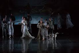 A crescut la castelul hohenschwangau (literal, palatul înalt din ținutul. Lacul Lebedelor Opera NaÈionalÄ BucureÈti