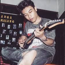 Download lagu bondan bunga mp3 dan mp4. Erwin Roy Mamari Bunga Bondan Prakoso F2b Cover By Erwinsputra On Soundcloud Hear The World S Sounds