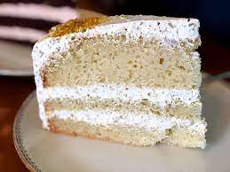 Kuchen dienen als nachtisch, kaffee gibt es mit hafermilch. Cafe Hibiskus Koln Zeit Fur Vegan