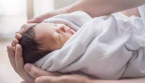 Saat anak perempuan berulang tahun, kamu harus memberikan ucapan selamat ulang tahun yang paling berkesan untuk dia. 15 Ucapan Kelahiran Anak Yang Menyentuh Hati Bukareview