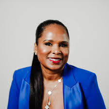 Adele Gillis's Instagram, Twitter & Facebook