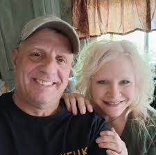 My good friends Tim Foust and Jenika Marion Foust join Eyvnne and me in a  beautiful version of God Only Knows. ✨ Get this CD here: found.ee/LV-INSPIRE