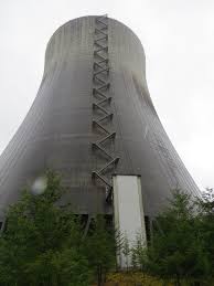 Looming large to the east of aberdeen, two huge, twin cooling towers sit empty at the site of the satsop nuclear power plant.never activated, nor finished, the 1,800 acre nuclear power plant, now a facility of the port of grays harbor, is home to more than 30 businesses.offering 600 acres of developed areas, as well as being surrounded by 1,200 acres of managed forestland. Biodiversivist February 2017