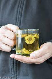 How To Make Chrysanthemum Flower Tea Hot Vegan Life S Little Sweets Recipe Flower Tea Chrysanthemum Flower Drinking Tea