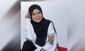 Aku menikah dengan istriku dalam usia yang relatif masih cukup muda. Fitri Rahsiakan Bakal Isteri