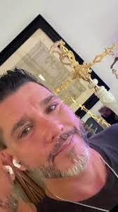 Jeffrey Midkiff's Instagram, Twitter & Facebook