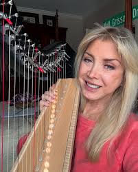 Vicki Collinsworth's Instagram, Twitter & Facebook