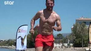 Ο γιώργος αγγελόπουλος, είναι αρκετά ευαισθητοποιημένος, σε θέματα που αφορούν τα παιδιά και το έχει δείξει πολλές φορές. O Giwrgos Aggelopoylos Nayagoswsths Etoimos Na Dwsei To Fili Ths Zwhs Zappit