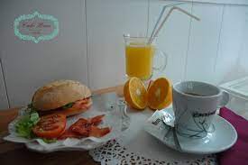 Desayuno Del Dia Zumo De Naranja Natural Cafe O Cortado Pulguita Del Dia Por Solo 2 50 Zumo De Naranja Natural Zumos Desayuno