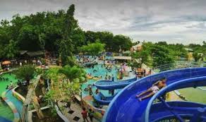 Sentosa waterboom didirikan pada tahun 2009, dengan dukungan 3 kolam renang, 2 kolam renang untuk anak anak dan 1 kolam renang dewasa, serta di lengkapi dengan seluncuran dan juga wahana waterboom umumnya. Deretan Kolam Renang Di Indramayu Beserta Tiket Masuknya Trip Jalan Jalan