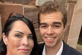 Susanna Grimes's Instagram, Twitter & Facebook