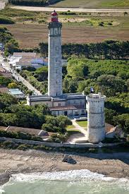 Les Plus Beaux Phares De France Phare Des Baleines Phare Phares De France
