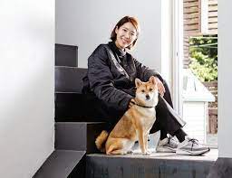 유아인은 공동 대표인 차혜영, 아티스트 권철화, 김재훈, 권바다, 큐레이터 김지은, 에디토리얼 디렉터 박노섭과 머리를 맞대 이 공간을 만들었다. Nctqyiqnmr3h0m
