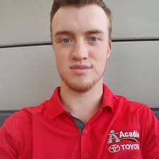 Logan Elliott- Product Advisor