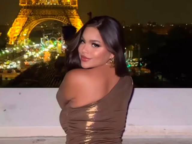 I'm forced to fly by private jet after being banned from airlines due to  curvy body' - The Mirror US