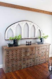 ein vintage holz apotheker schrank als eine wunderschone konsole tisch schlafzimmer design dekor haus deko