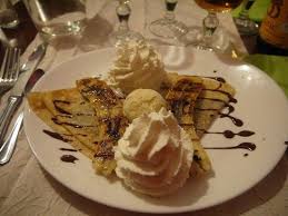Crepe Banane Chocolat Boule De Glace Vanille Et Chantilly Crepe Banane Chocolat Banane Chocolat Crepe Banane