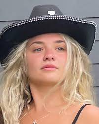 Olivia Cornish Thacker (@oliviabthacker) • Instagram photos and videos